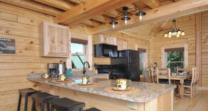 Minutes from Gatlinburg and Pigeon Forge, Great Mountain Views