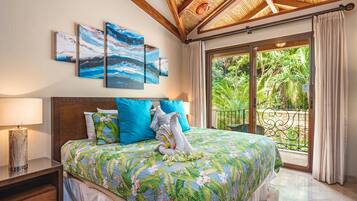 2 bedrooms, in-room safe, iron/ironing board, free WiFi