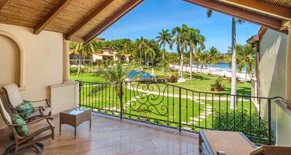 Stunning Beachfront at The Palms 29—Beachside Couples Massage Included!