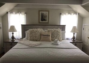 4 bedrooms, iron/ironing board, free WiFi, bed sheets