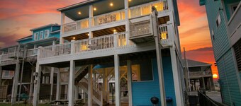 Changes in Latitudes: 2nd Row Gulf Views / 4BR, Sleeps 14
