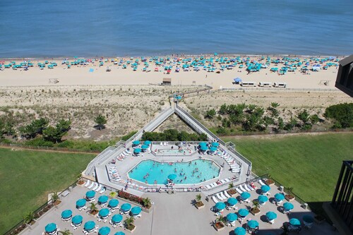 Sea Colony West - 2BR, 2BA - 1 Block to Tennis Center, 1/2 Mile to Beach