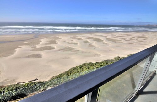 Ocean Front, Excellent Lighthouse Views, Nye Beach!