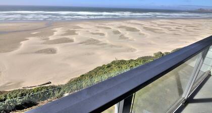 Ocean Front, Excellent Lighthouse Views, Nye Beach!