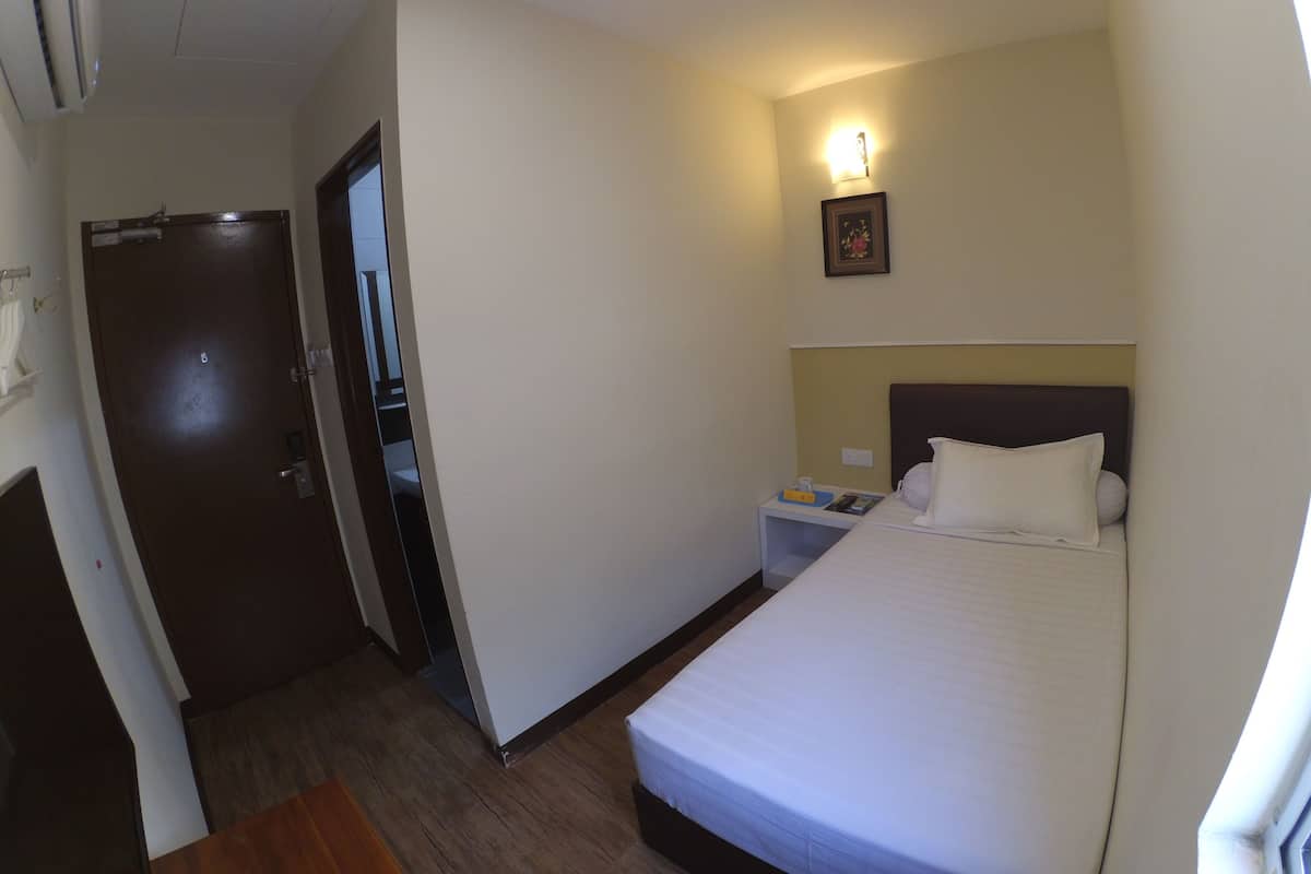 标准单人房 | 遮光窗帘、熨斗/熨板、免费 WiFi、床单