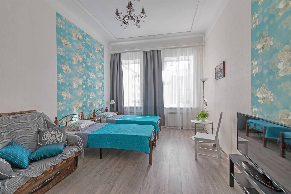 Kamar Keluarga, kamar mandi umum | Seprai premium, tirai kedap cahaya, dan kedap suara