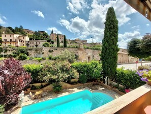 高级房, 1 张双人床, 泳池景观 | 高档床上用品、迷你吧、婴儿床、免费 WiFi