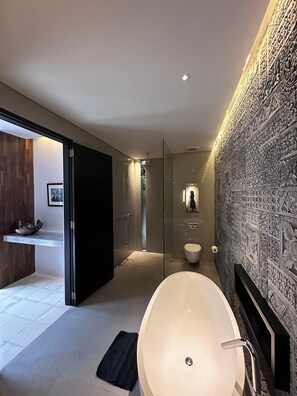 Villa, 1 Bedroom, Private Pool | Bathroom amenities | Separate tub and shower, rainfall showerhead, free toiletries - Villa 80361 (Seminyak)