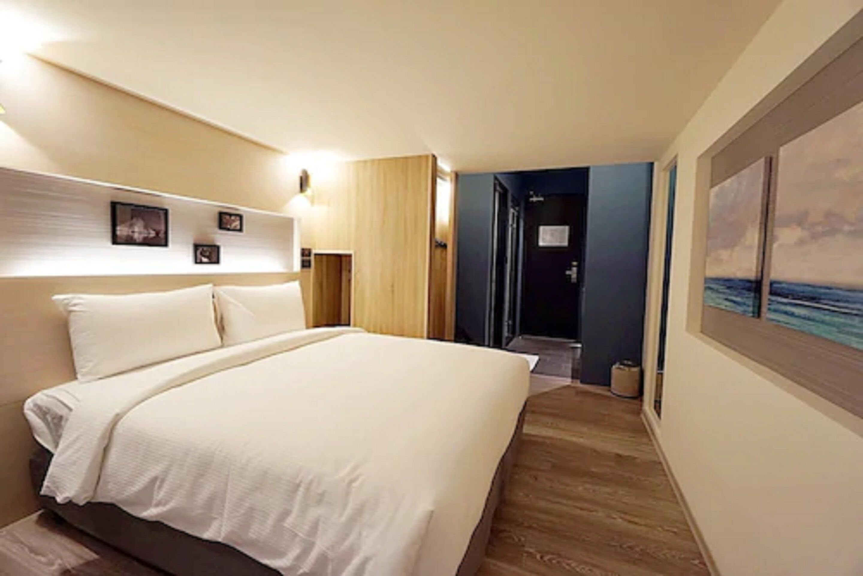 standard double room, 1 double bed, concierge service | premium bedding, desk, blackout curtains, soundproofing