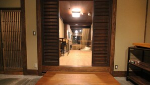 Interior entrance - Sasaya-an Machiya Inn (Kyoto)