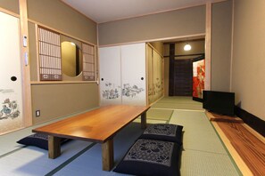 Casa | Edredons de pluma, Wi-Fi de cortesia, roupa de cama
