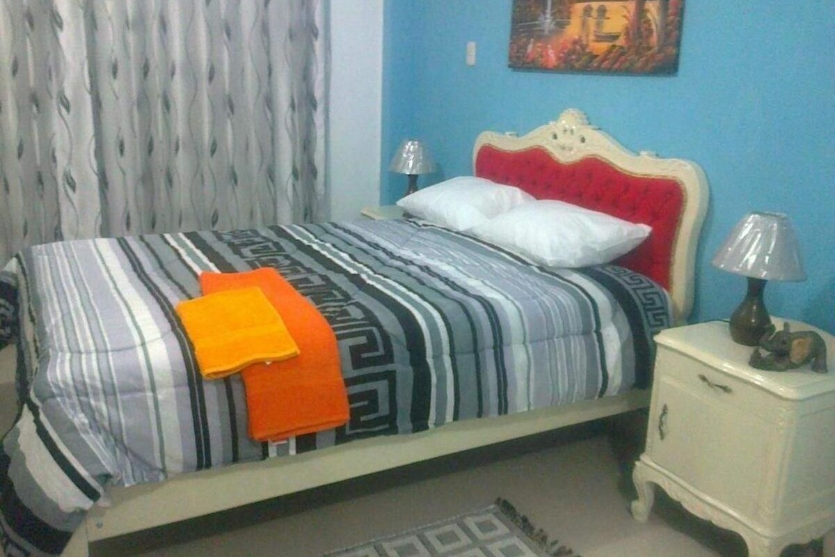 Suite | Minibar, iron/ironing board, free WiFi