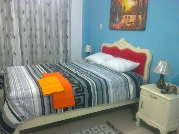 Suite | Minibar, iron/ironing board, free WiFi