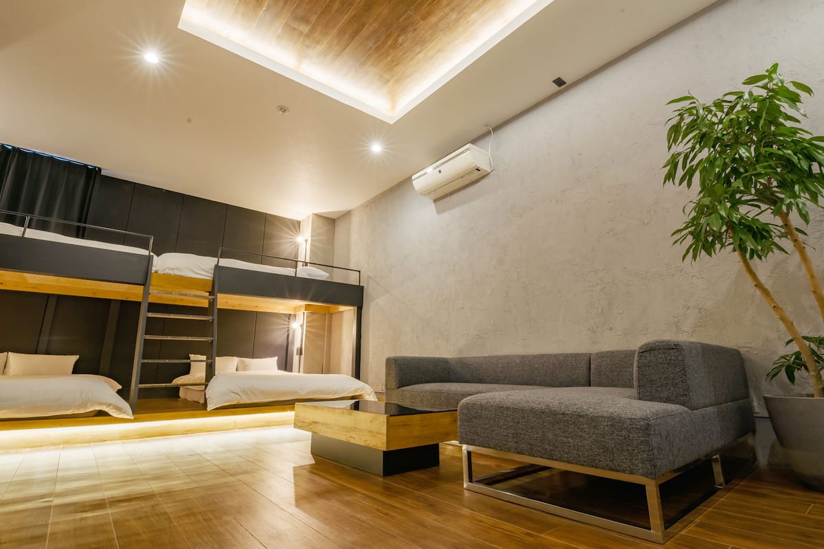 Deluxe Studio, Multiple Beds, Non Smoking, Kitchenette (8 pax)