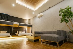 Estudio Deluxe, varias camas, para no fumadores, cocineta (8 pax) | 1 habitación, decoración personalizada, cortinas blackout y wifi gratis 