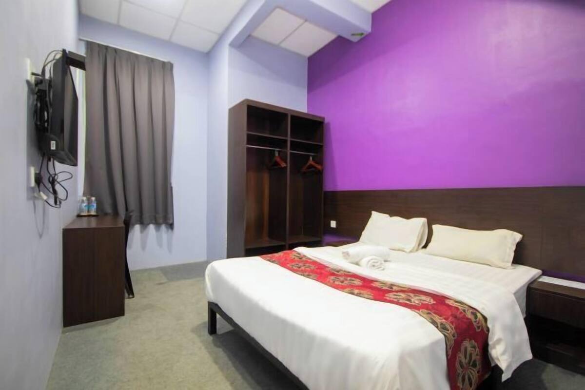 In-room safe, desk, iron/ironing board, free WiFi