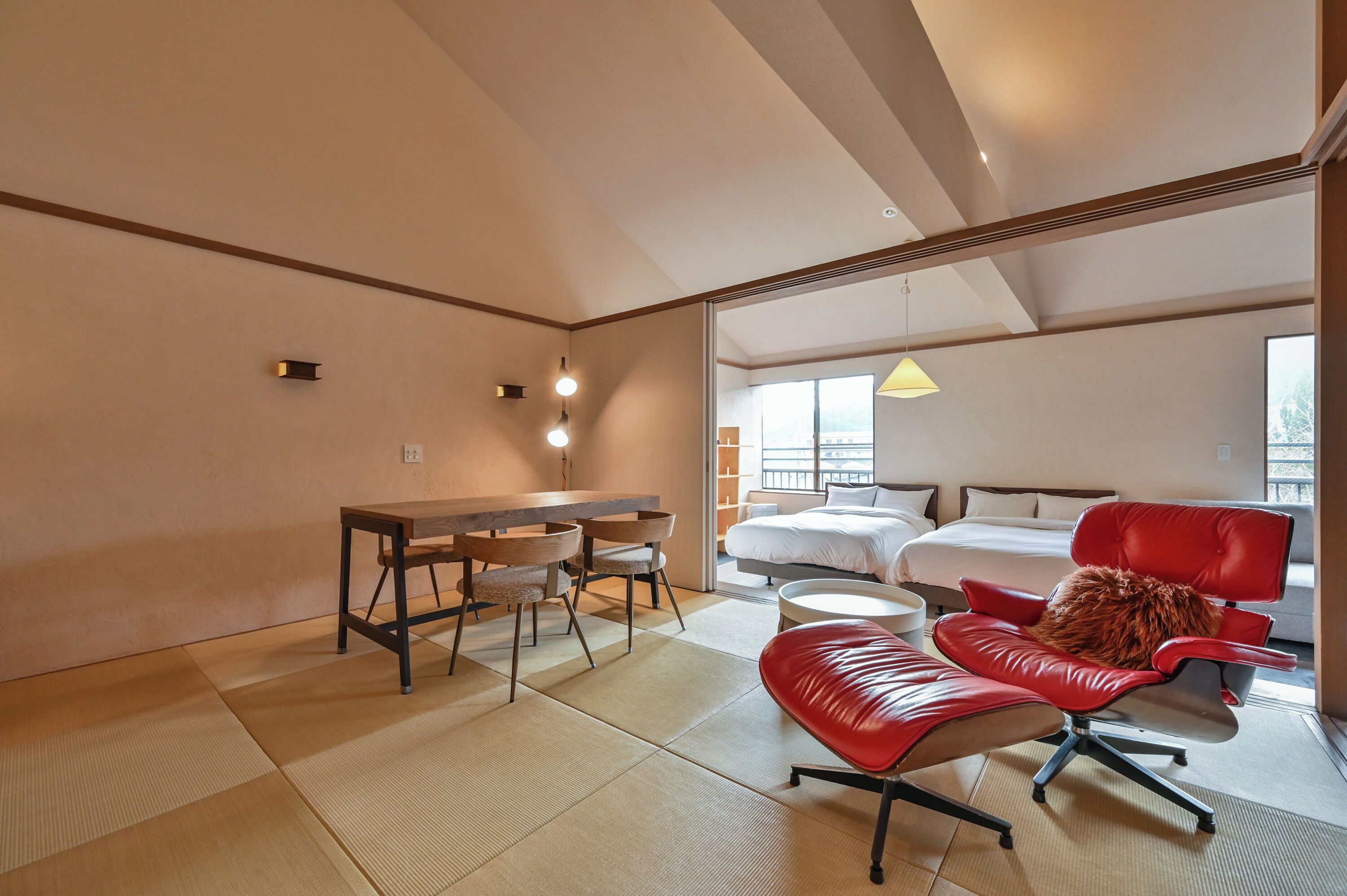 트래디셔널룸 | 오리/거위털 이불, 객실 내 금고, 각각 다른 스타일의 인테리어, 각각 다르게 가구 비치