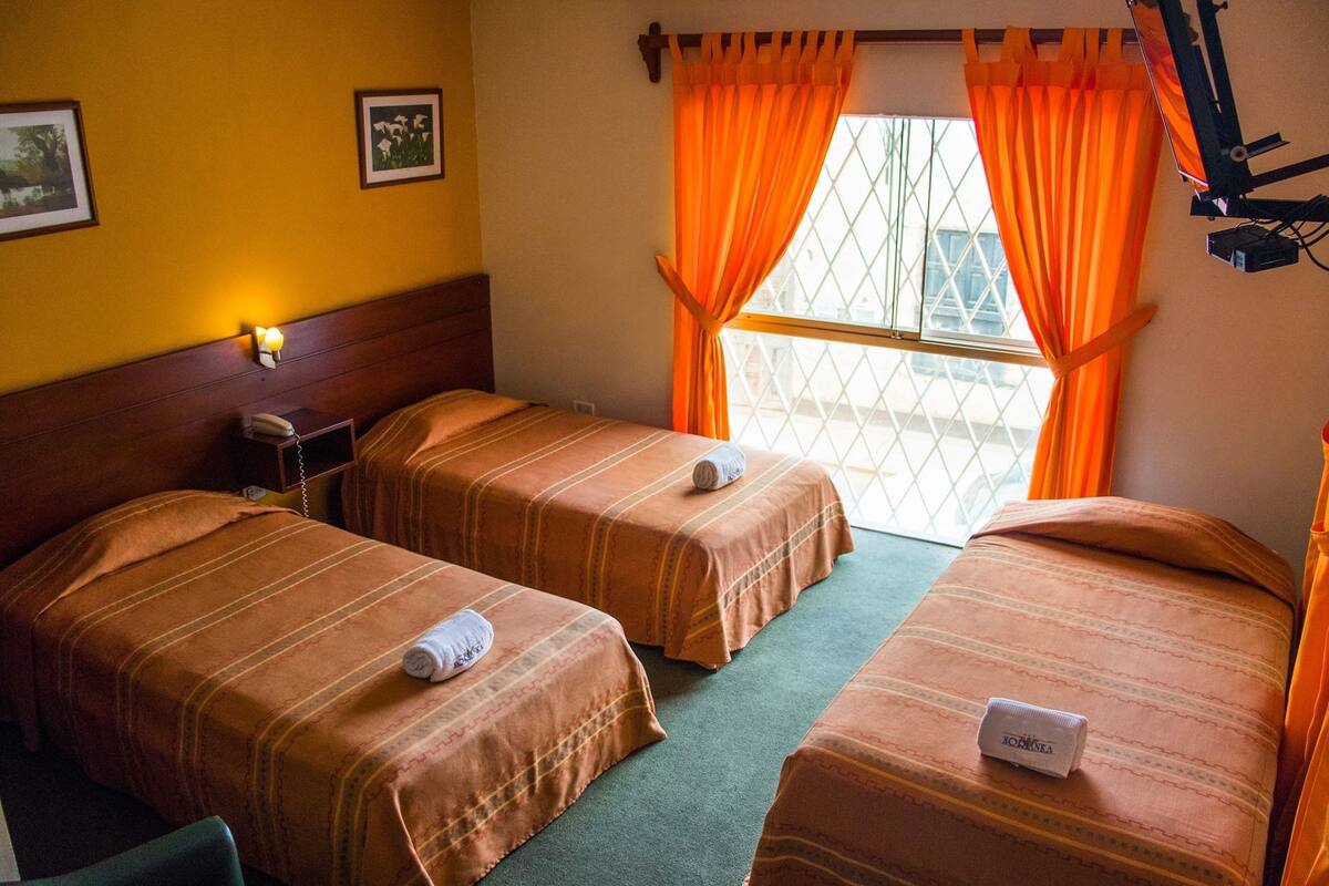 Triple Room | In-room safe, desk, free WiFi
