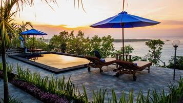 Kamar Deluks, 1 kamar tidur, akses ke kolam renang, pemandangan kebun | Pemandangan pantai/laut