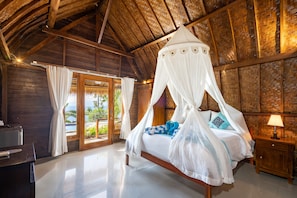 Caja de seguridad en la habitación y sistema de insonorización