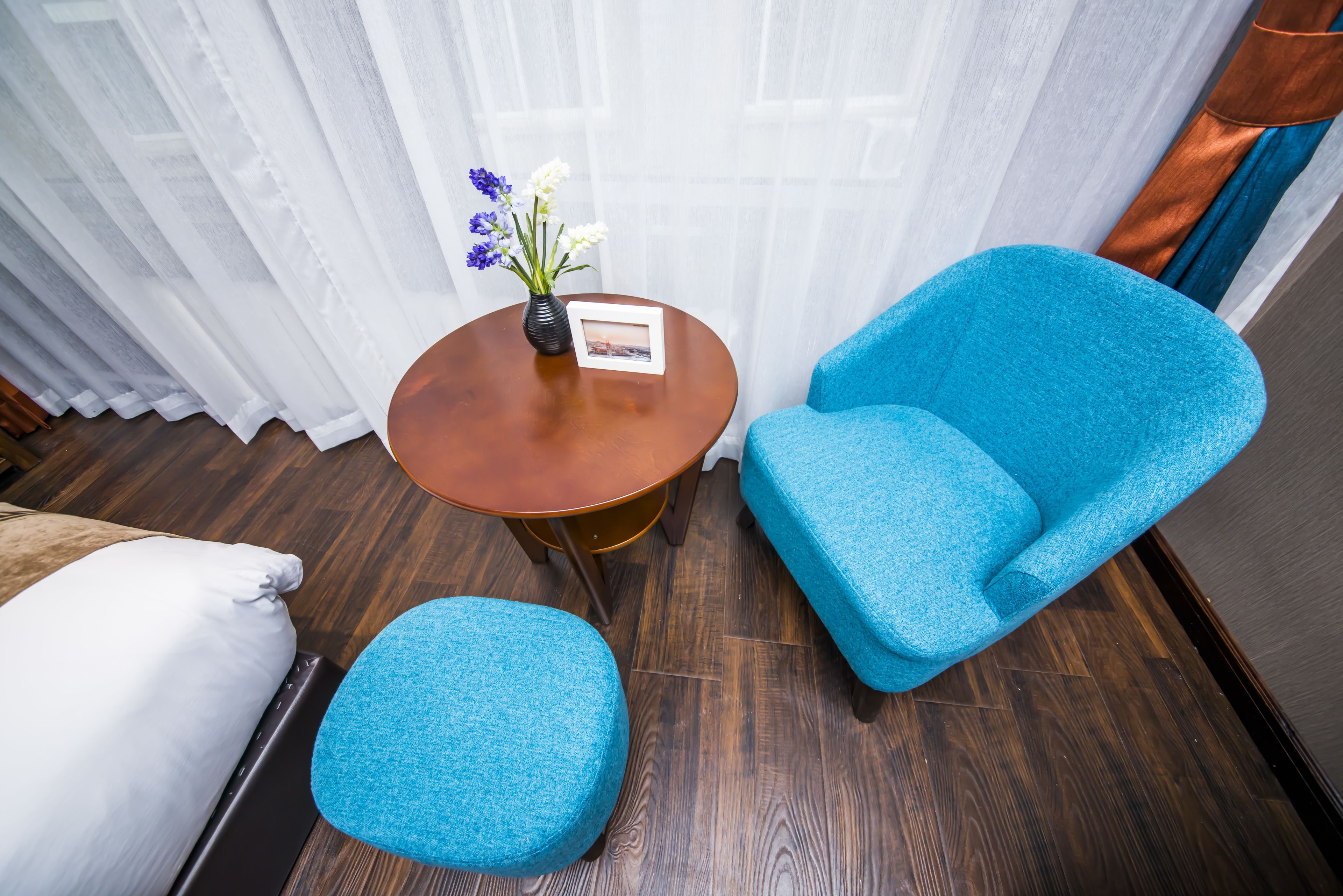 comfort twin room | premium bedding, in-room safe, individually decorated, desk