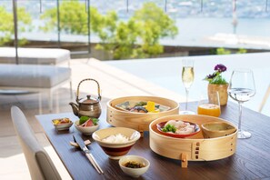 Daily cooked-to-order breakfast (JPY 4500 per person) - Garden Terrace Nagasaki Hotels & Resorts (Nagasaki)