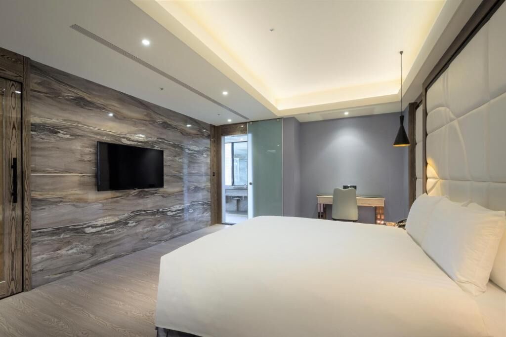 In-room safe, desk, blackout drapes, soundproofing