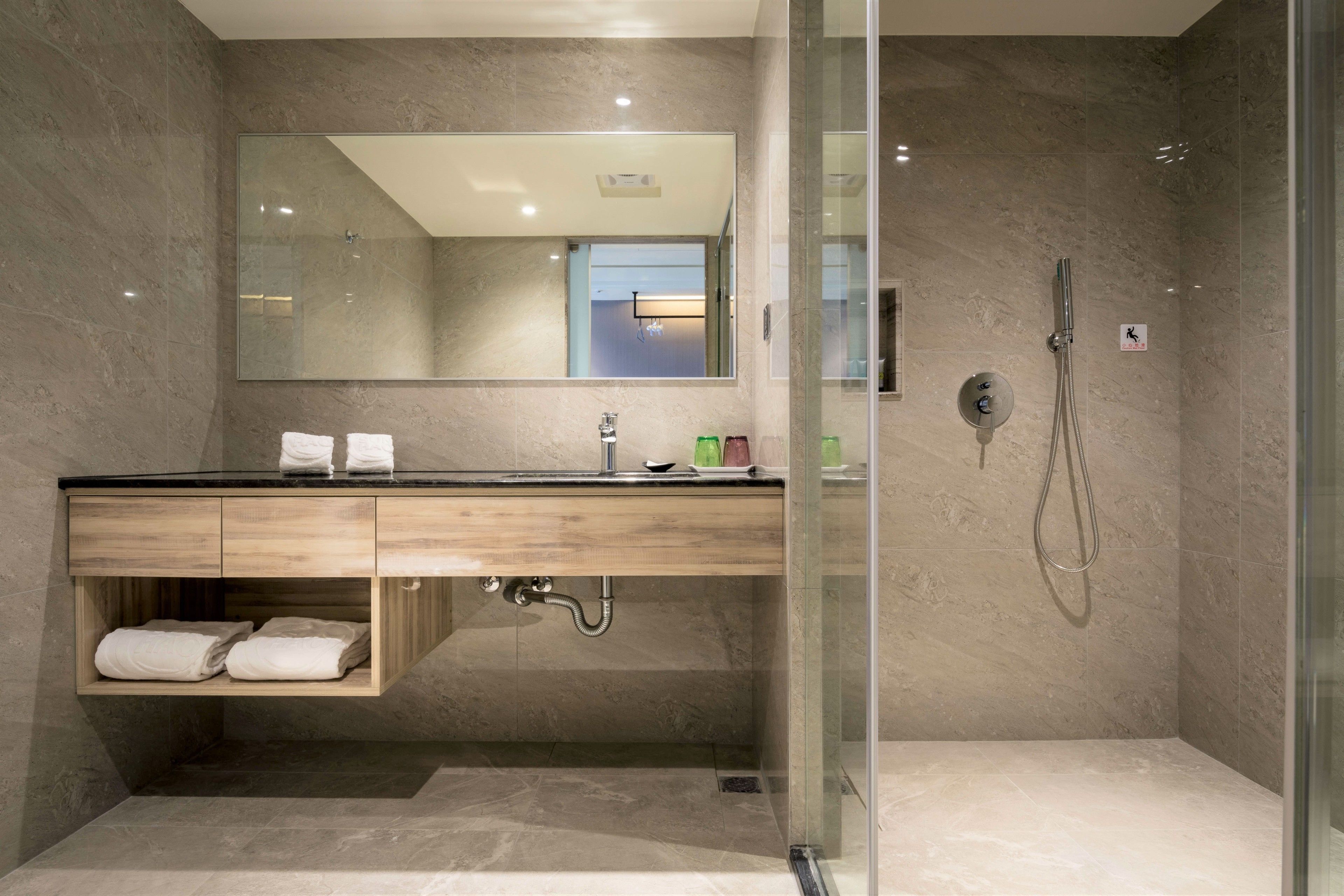 classic double room | bathroom | shower, rainfall showerhead, hair dryer, slippers