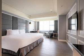 In-room safe, desk, blackout curtains, soundproofing - Sun Hao Hotel.Taichung (Taichung)
