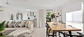 Beach Breeze Holiday Home 2