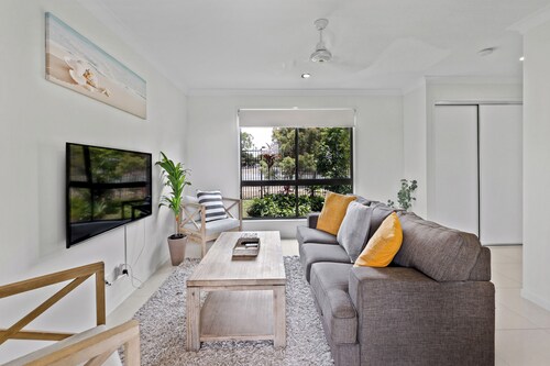 Beach Breeze Holiday Home