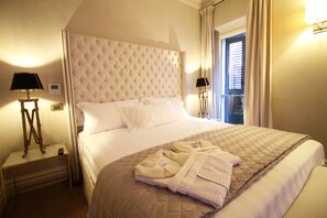 3 bedrooms, desk, iron/ironing board, travel cot