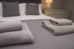 4 間睡房、熨斗/熨衫板、免費 Wi-Fi、床單