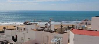 Apartment close to beach with Wi-Fi