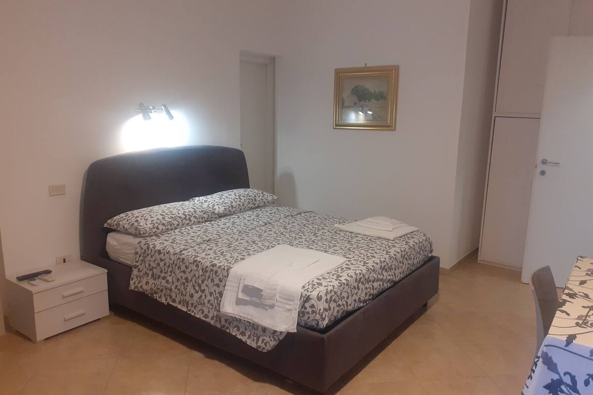 Family Triple Room, Private Bathroom (Angela) | Egyptian cotton sheets, premium bedding, down comforters