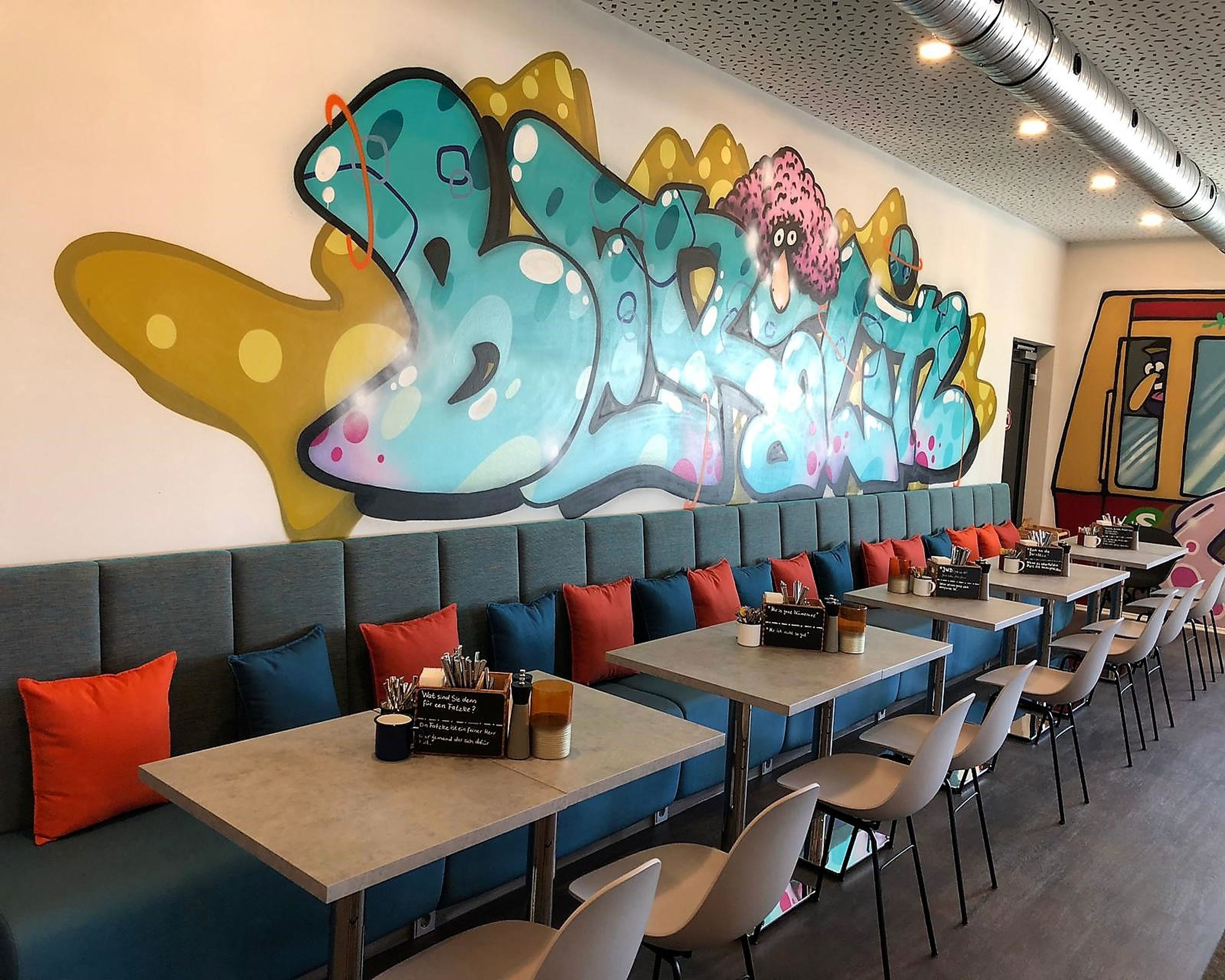 Café da manhã com buffet todos os dias (EUR 17.00 por pessoa) 