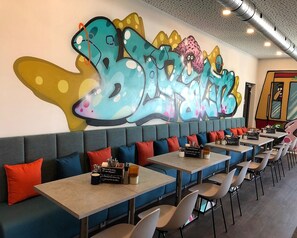 Daily buffet breakfast for a fee - Holiday Inn - the niu, Hide Berlin Friedrichshain by IHG (Berlin)