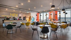 Daily buffet breakfast for a fee - Holiday Inn - the niu, Hide Berlin Friedrichshain by IHG (Berlin)