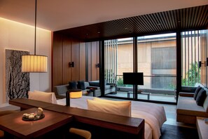 Serene One Bedroom Twin | Down comforters, minibar, in-room safe, desk - Lohkah Hotel & Spa (Xiamen)