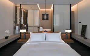 Serene One Bedroom King | Down comforters, minibar, in-room safe, desk - Lohkah Hotel & Spa (Xiamen)
