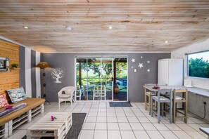 Cottage familiare, 2 camere da letto, angolo cottura, vista oceano | Area soggiorno