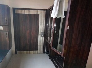 Minibar, iron/ironing board, free WiFi