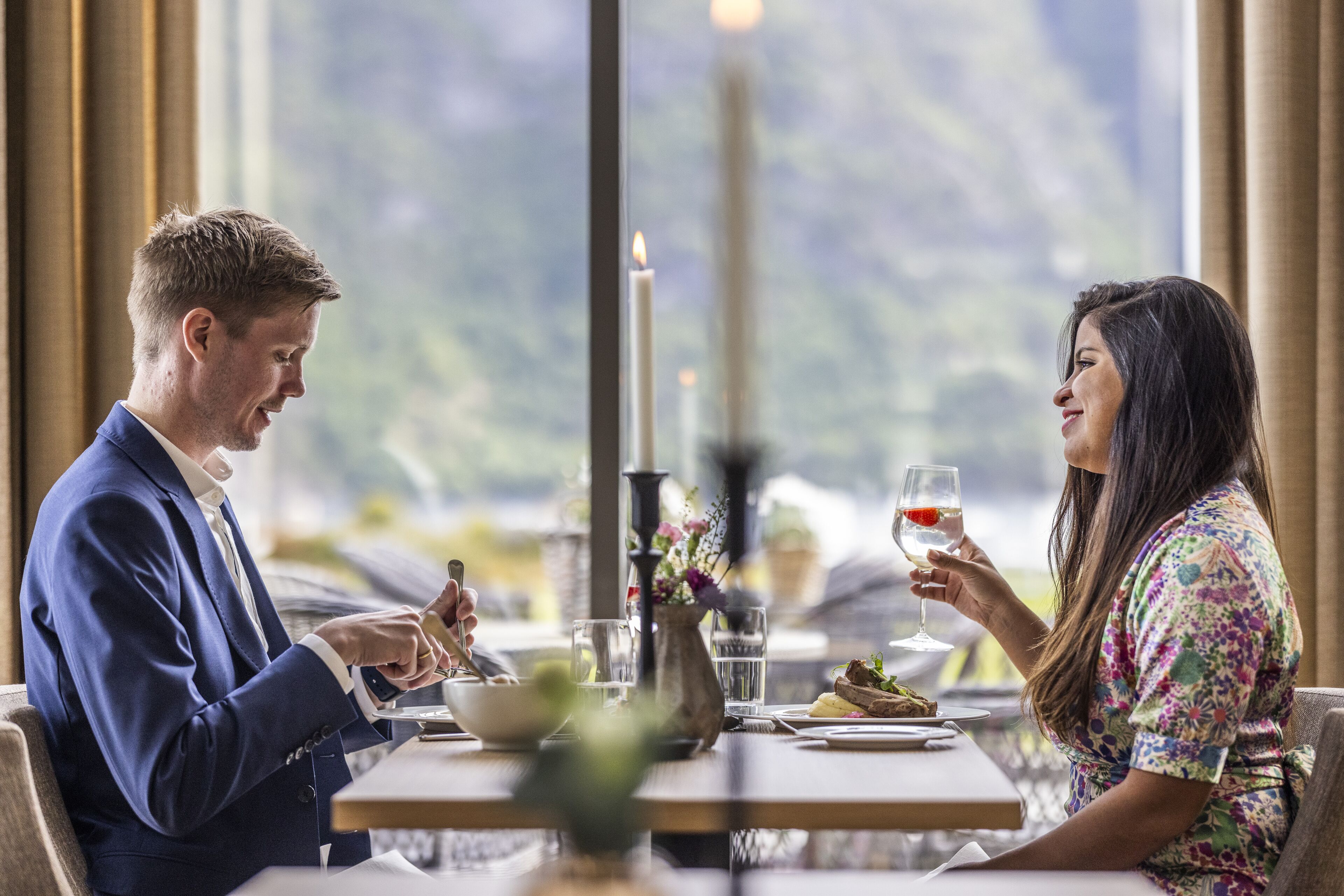 breakfast and dinner served