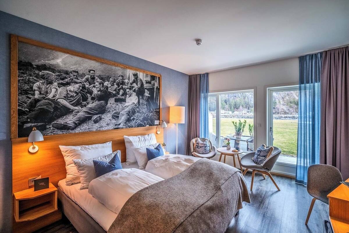 double room, terrace, sea view | 1 bedroom, down duvets, desk, iron/ironing board