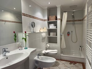 صورة غير مصنفة، 4 من 15، زرّ