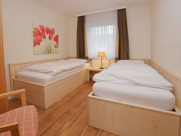 2 bedrooms, in-room safe, travel cot, WiFi