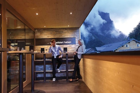 Outdoor dining. Postsuite - Alpen Hotel Post ****
