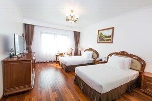 Deluxe Twin Room | Minibar, in-room safe, desk, blackout drapes - Ha Long New Day Hotel (Ha Long)