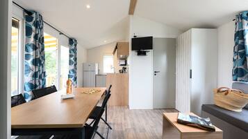 Premium Cottage, 2 Bedrooms | 1 bedroom, blackout curtains, WiFi