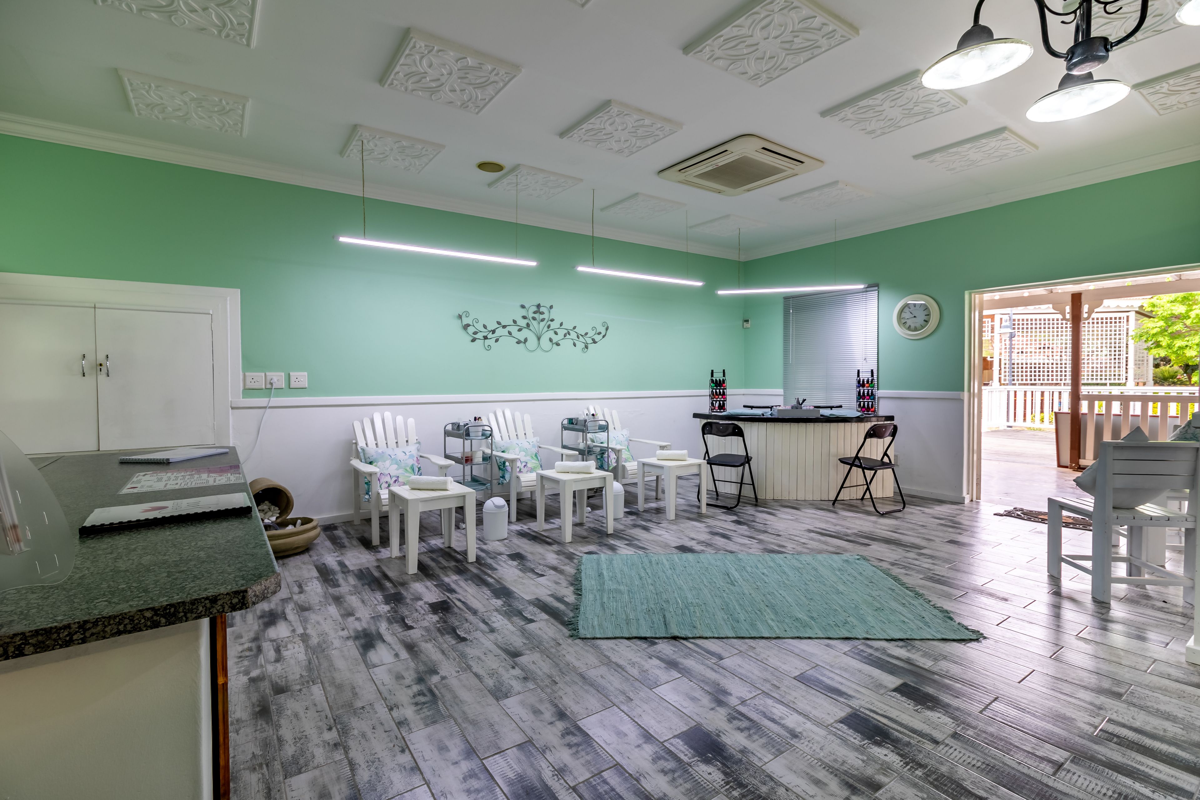 body treatments, hot stone massages, body wraps, body scrubs, facials